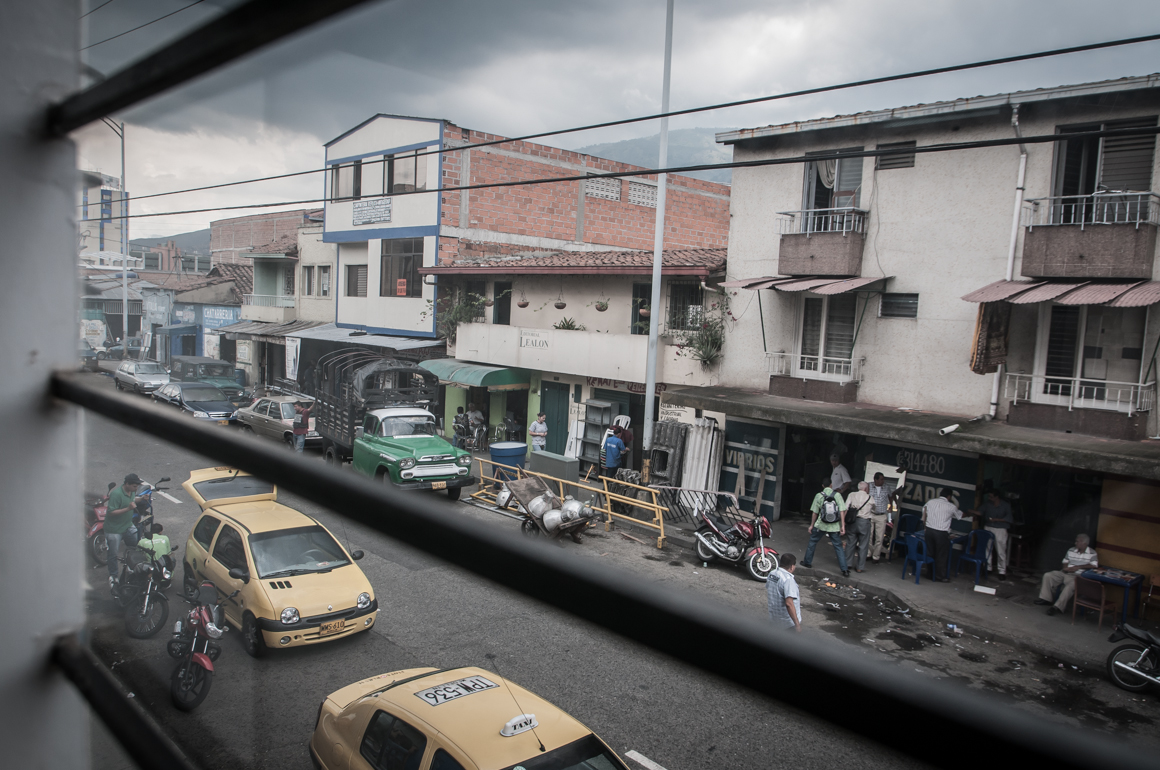 Widok z okna w biedniejszej części Medellin