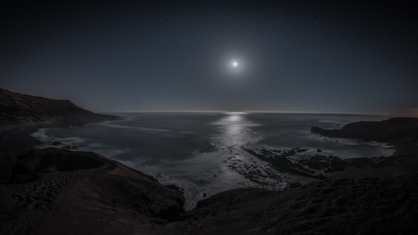 El Golfo przy pełni księżyca.